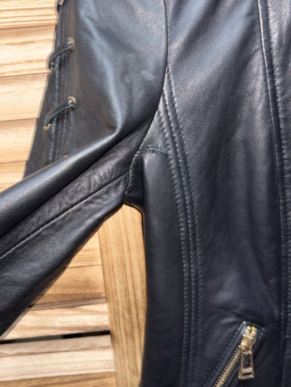 Guess Black Genuine Leather Gold Hardware Moto Jacket – Size XSmall - Picture 5 of 11